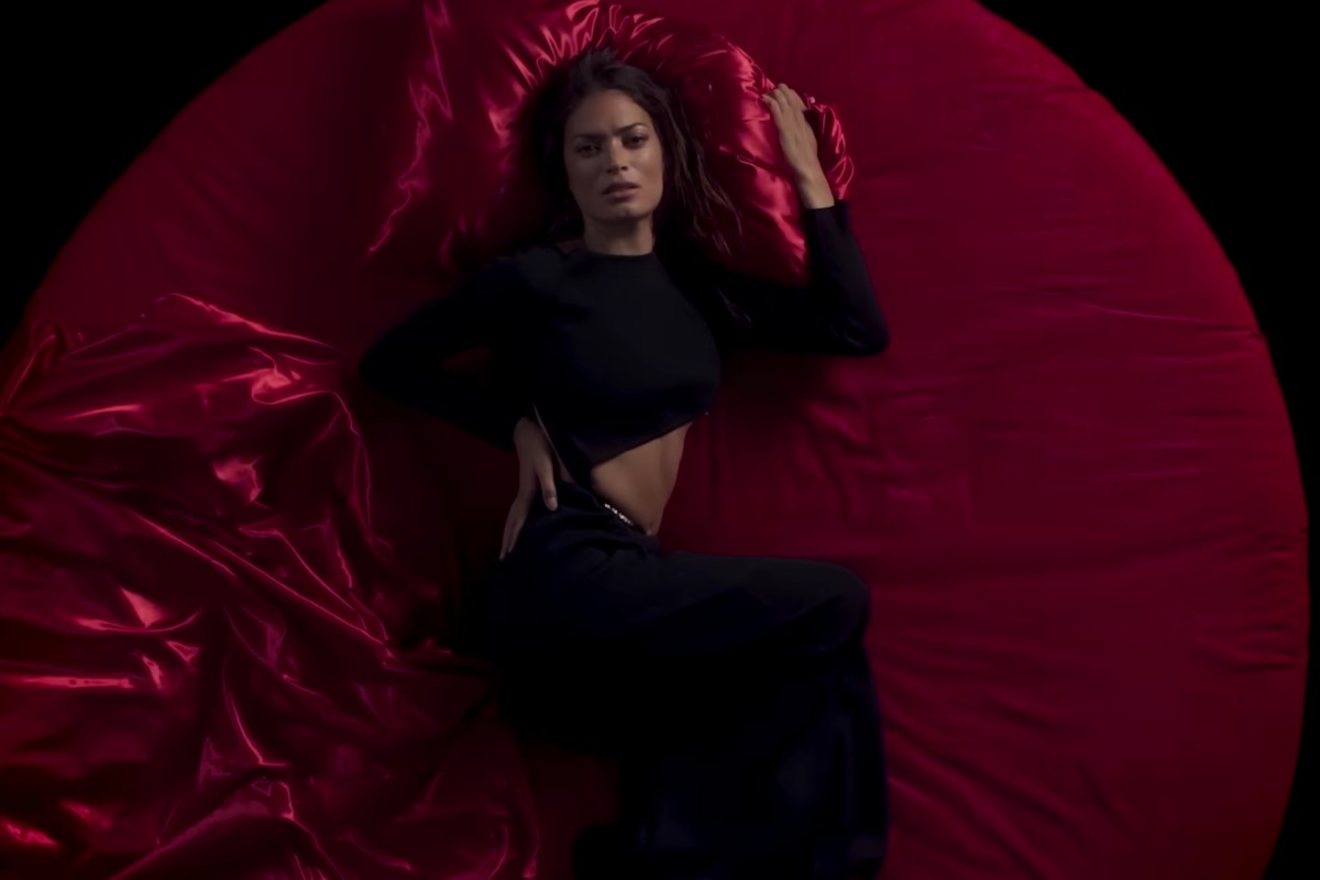 Elodie nel suo videoclip