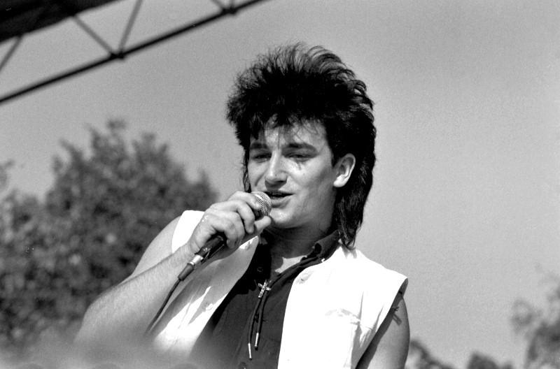 Bono da giovane durante il War Tour del 1983