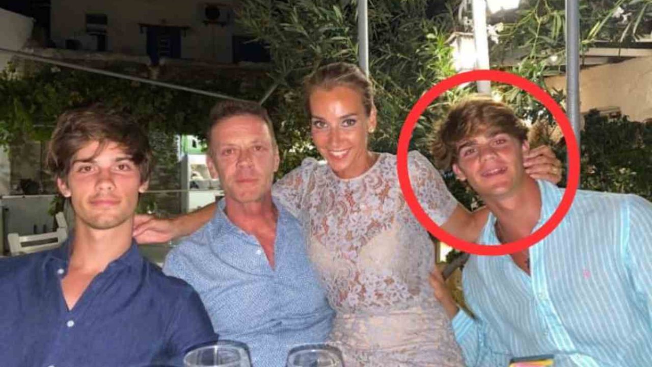 Leonardo Tano, figlio di Rocco Siffredi, nel backstage insieme al papà:  