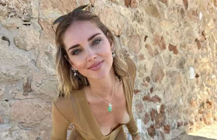 La Ferragni riesce nell'impresa e libera Amadeus dall'incubo del