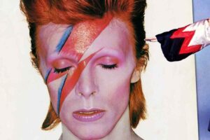 David Bowie e il trucco infallibile per nascondersi nella folla
