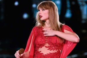 Taylor Swift accusata non cantare vivo